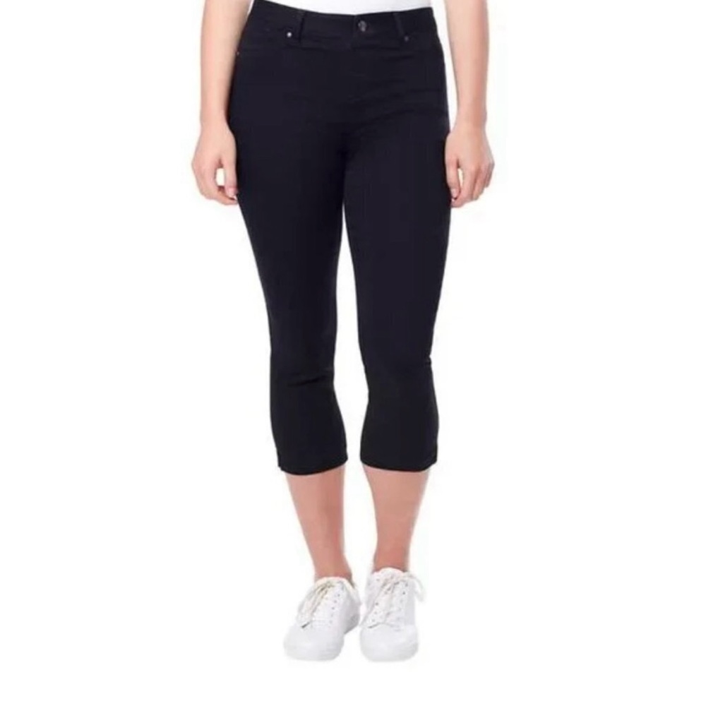 NEW Up! Cropped Pull On Pants Black Size 14
NWT